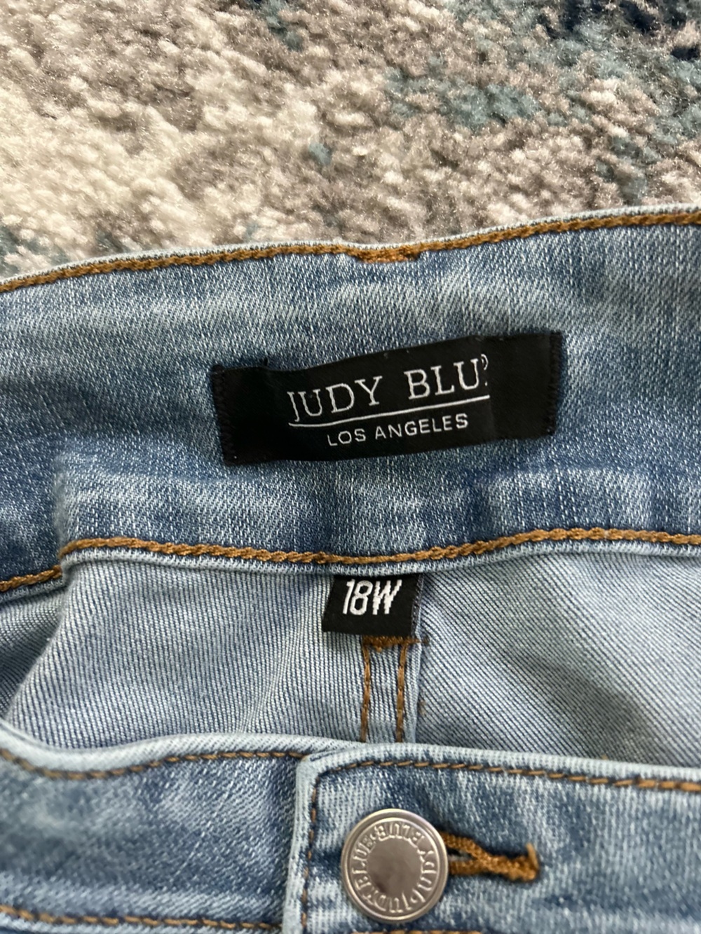 Judy Blue Light Blue Double Button Cropped Jeans - High Waisted Wide Leg - Picture 4 of 7